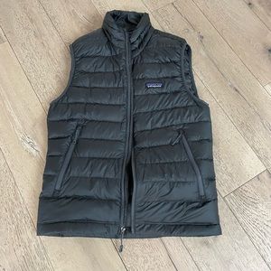 Patagonia Women’s Down Sweater Vest size small. Hardly worn in great condition.